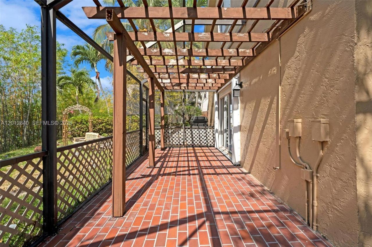 10065 NW 54th Ter , Doral, FL 33178 Photo