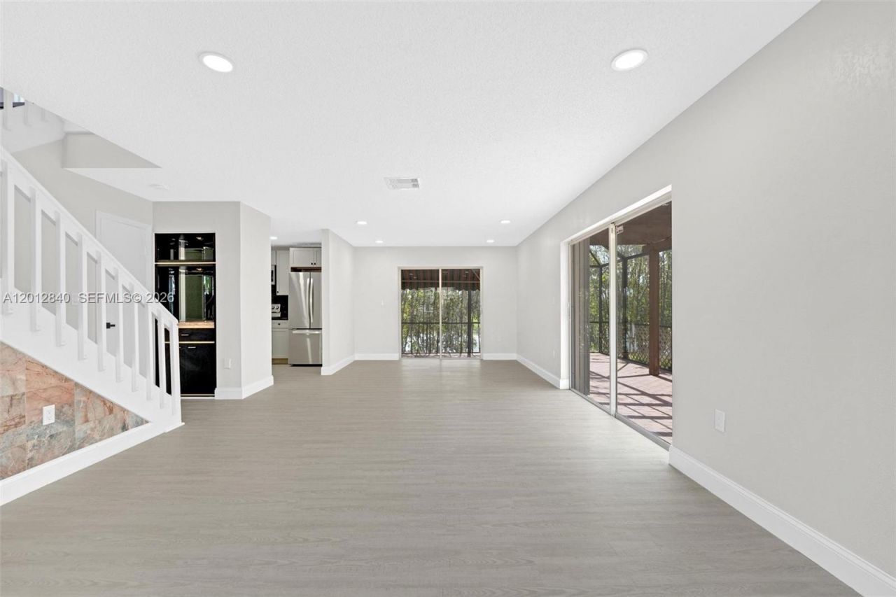 10065 NW 54th Ter , Doral, FL 33178 Photo