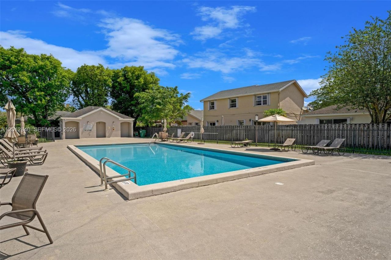10065 NW 54th Ter , Doral, FL 33178 Photo