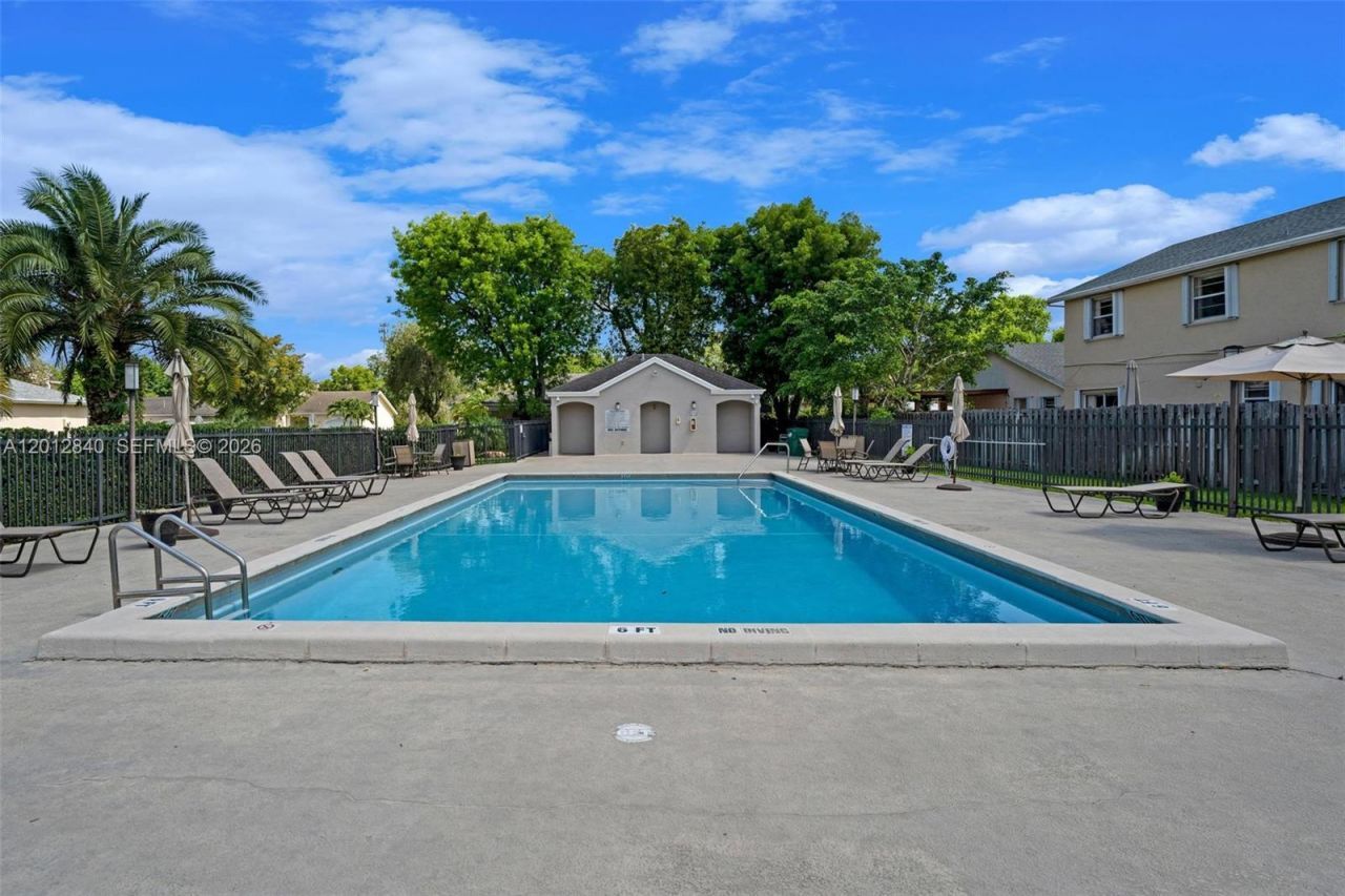 10065 NW 54th Ter , Doral, FL 33178 Photo