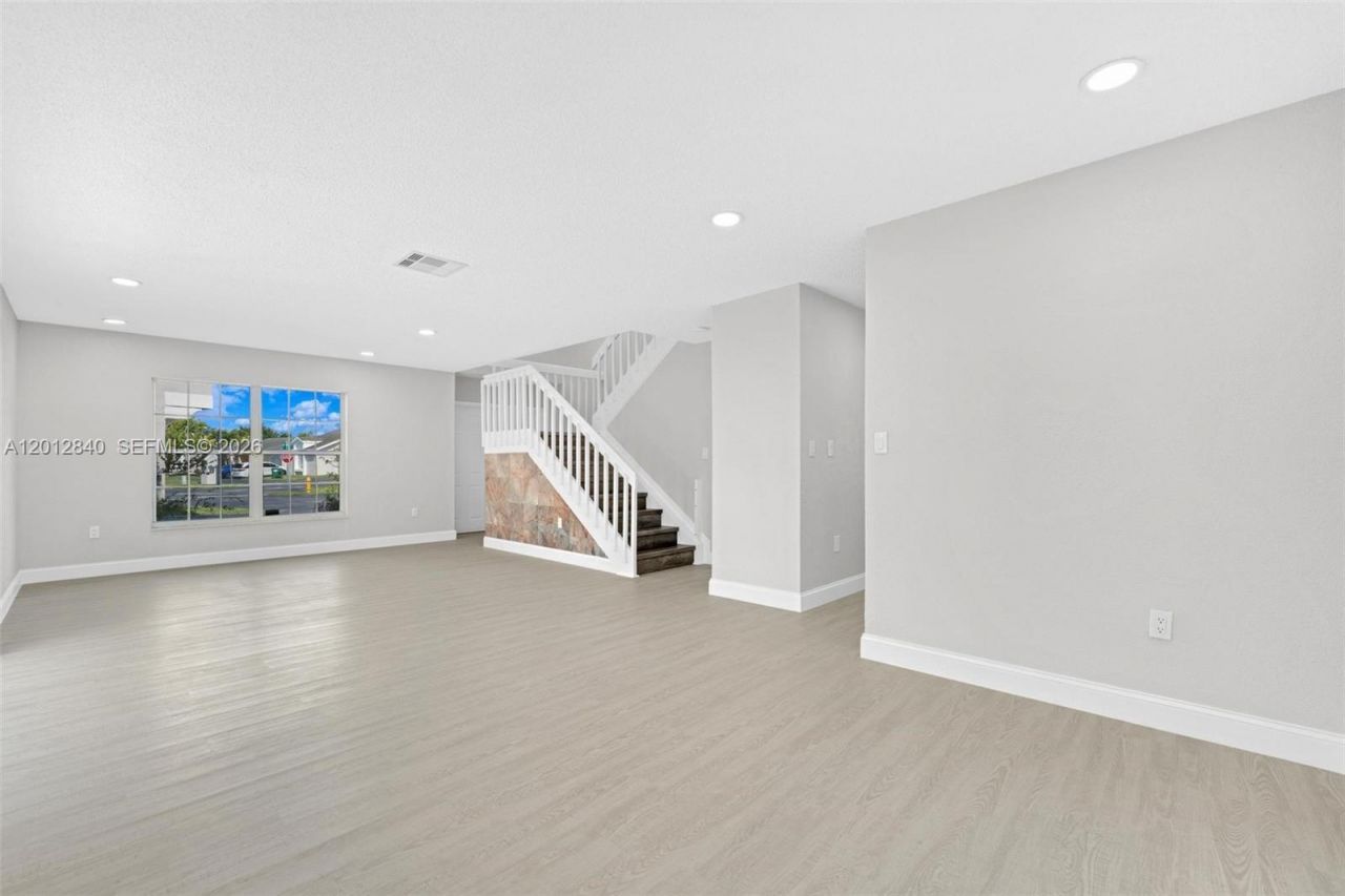10065 NW 54th Ter , Doral, FL 33178 Photo