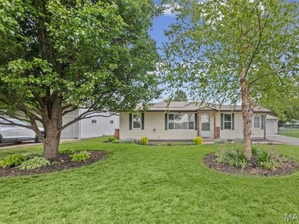 1512 Columbia Road Dupo, IL 62239