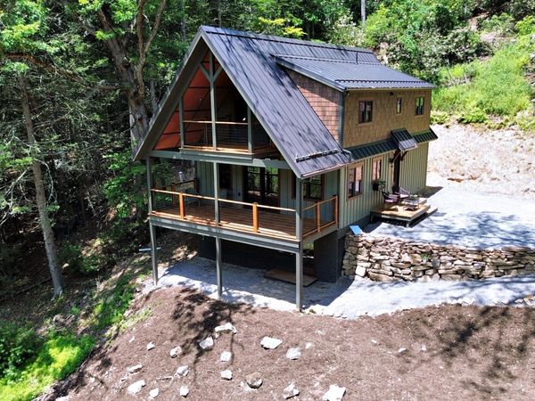 23 Evergreen Way, Buckeye, WV 24924