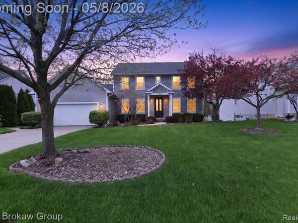 712 Layman Creek Circle, Grand Blanc, MI 48439
