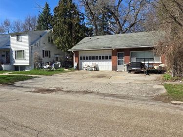 2601 Bennett Avenue, Flint, MI 48506