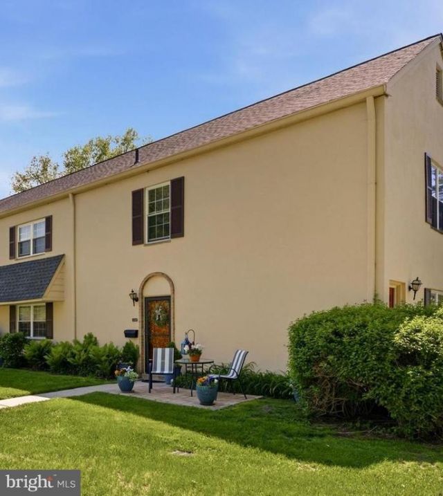 488 OLD FORGE CROSSING, DEVON, PA 19333