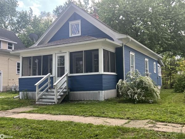 702 S 3Rd Street, Fairfield, IA 52556