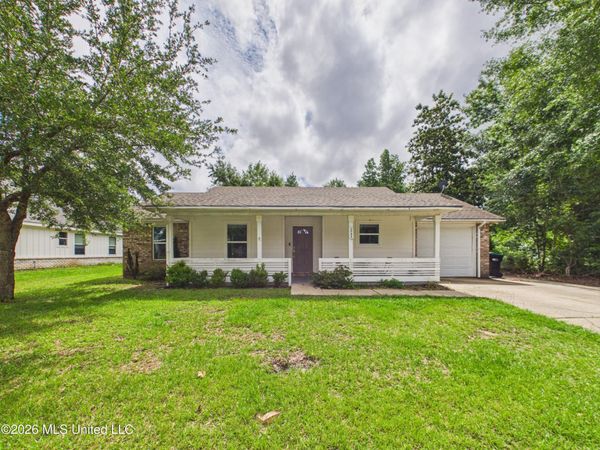1704 S 1st Street, Ocean Springs, MS 39564