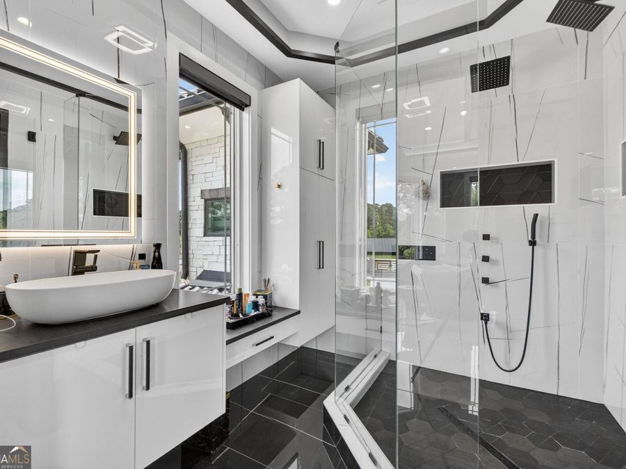 Property Image 101