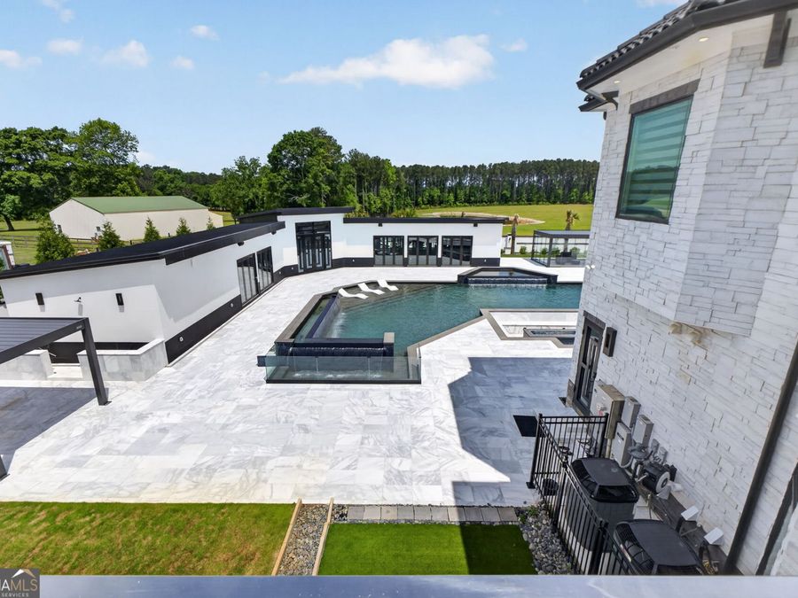 Property Image 104