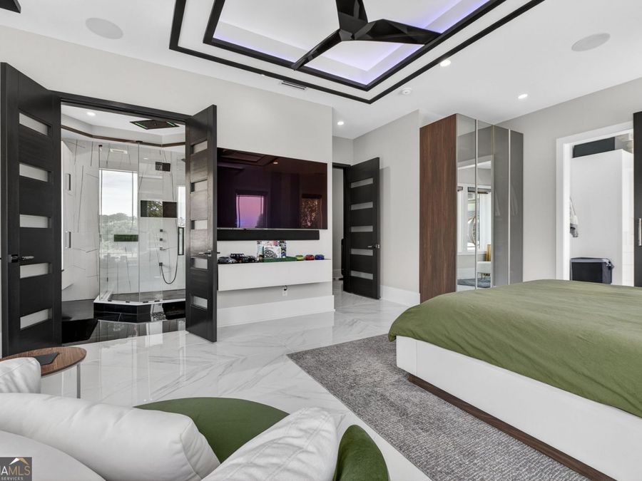 Property Image 100