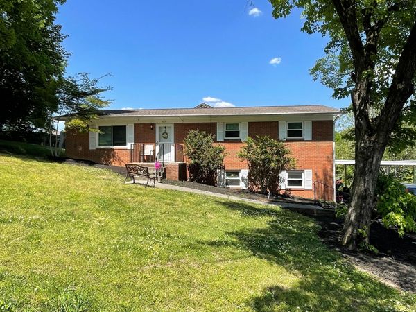 611 Lakeland Drive NE, Cleveland, TN 37312