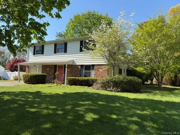 5 Broadhurst Street, Port Jefferson, NY 11776