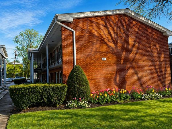 323 N Princeton Avenue , Unit 1, Villa Park, IL 60181