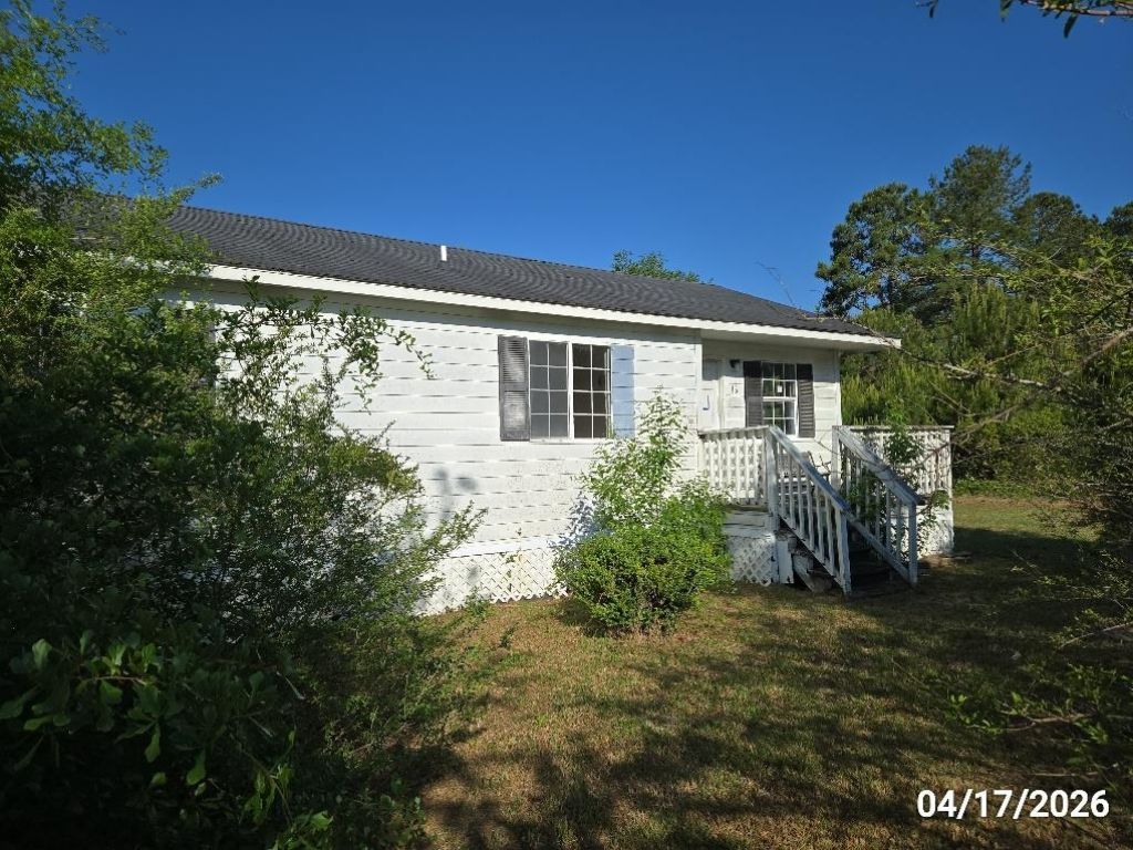16 Leahs Loop , Greeleyville, SC 29056 Main Photo