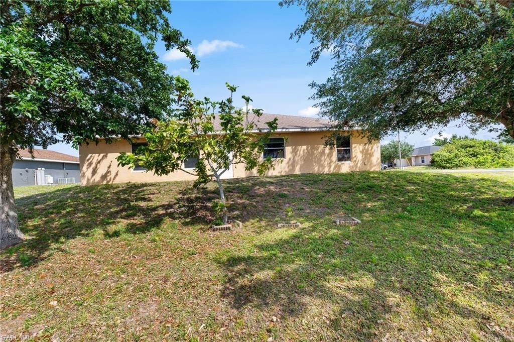 218 Pembroke St, Lehigh Acres, FL 33974 Photo