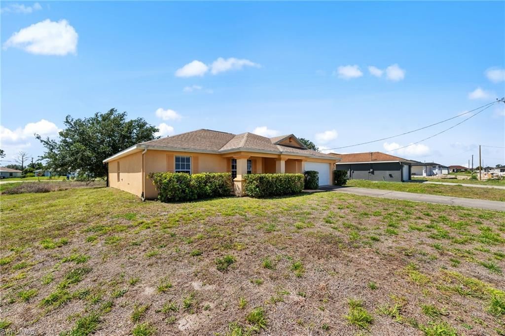 218 Pembroke St, Lehigh Acres, FL 33974 Photo