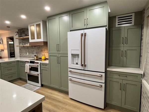 3700 Oaks Clubhouse Drive, Unit 103, Pompano Beach, FL 33069