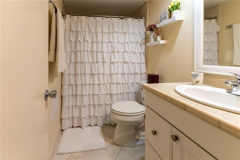 3700 Oaks Clubhouse Drive, Unit 103, Pompano Beach, FL 33069 Photo