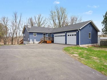 13347 County 1 Boulevard, Cannon Falls, MN 55009