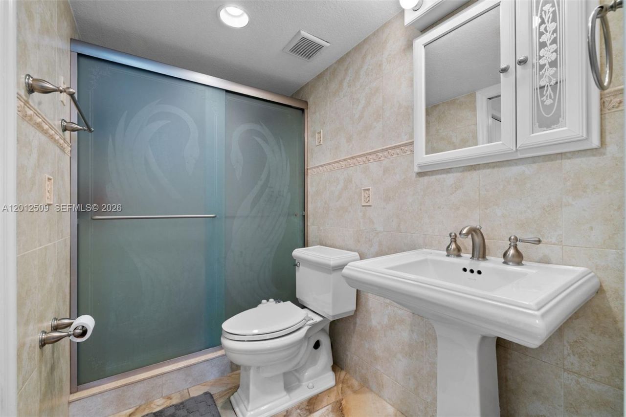 401 Ocean Dr, Unit 509, Miami Beach, FL 33139 Photo