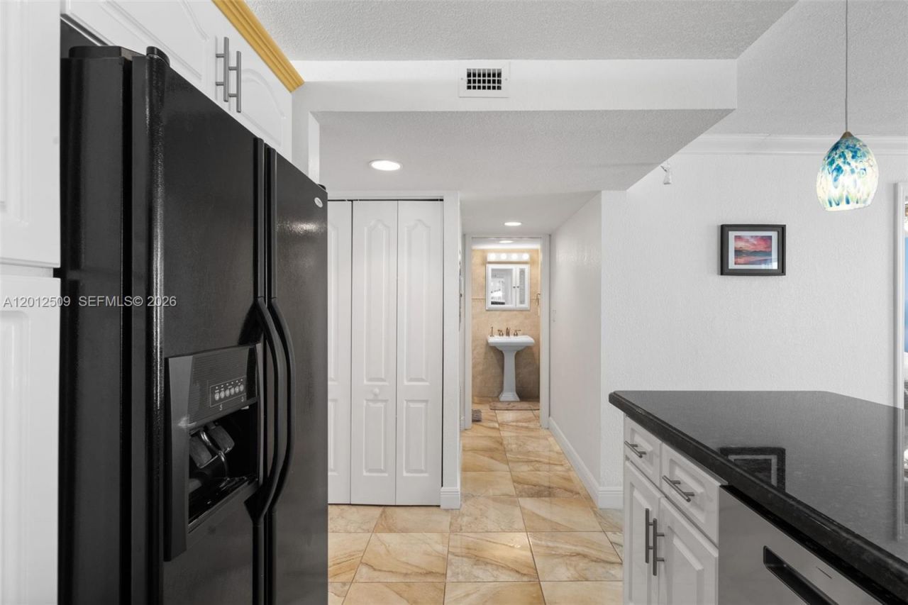 401 Ocean Dr, Unit 509, Miami Beach, FL 33139 Photo