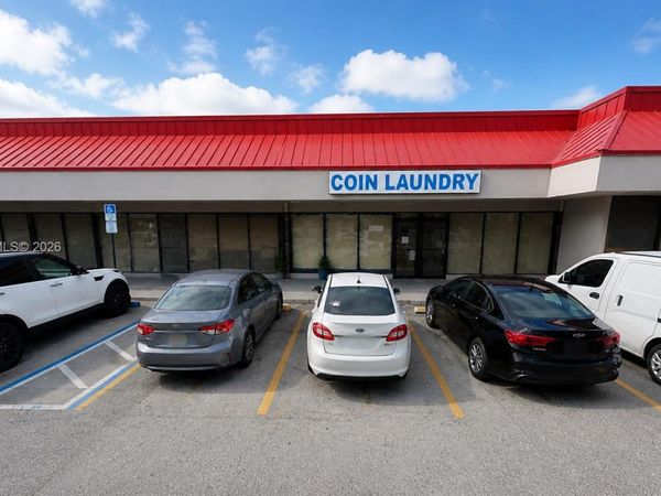 Coin Laundry for Sale In Doral City , Doral, FL 33166