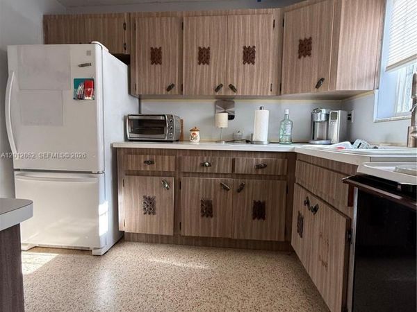 399 W 12th St , Hialeah, FL 33010