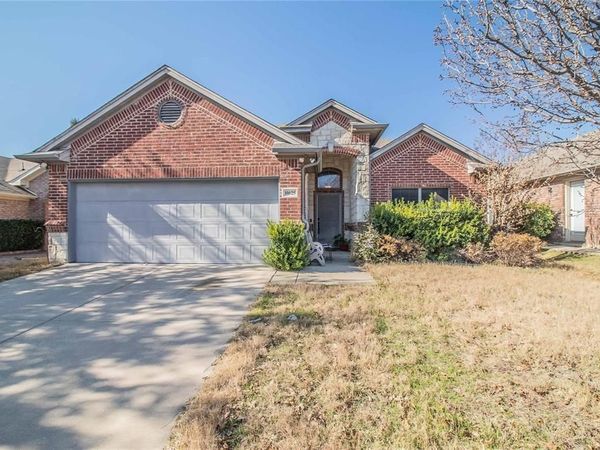 10625 Braewood Drive , Fort Worth, TX 76131