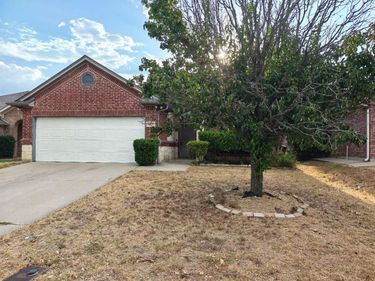 10625 Braewood Drive, Fort Worth, TX 76131