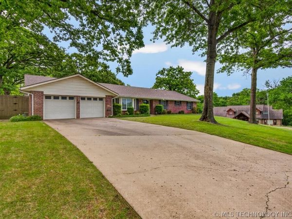 1328 Bynum Road , Bartlesville, OK 74006