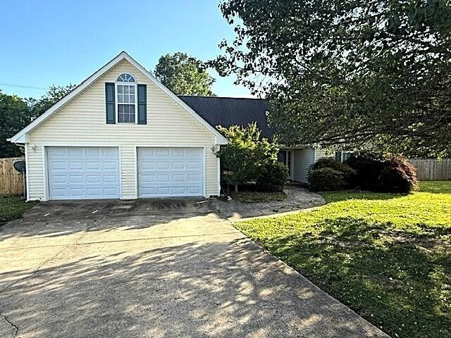 196 Century Drive, Rossville, GA 30741 Main Photo
