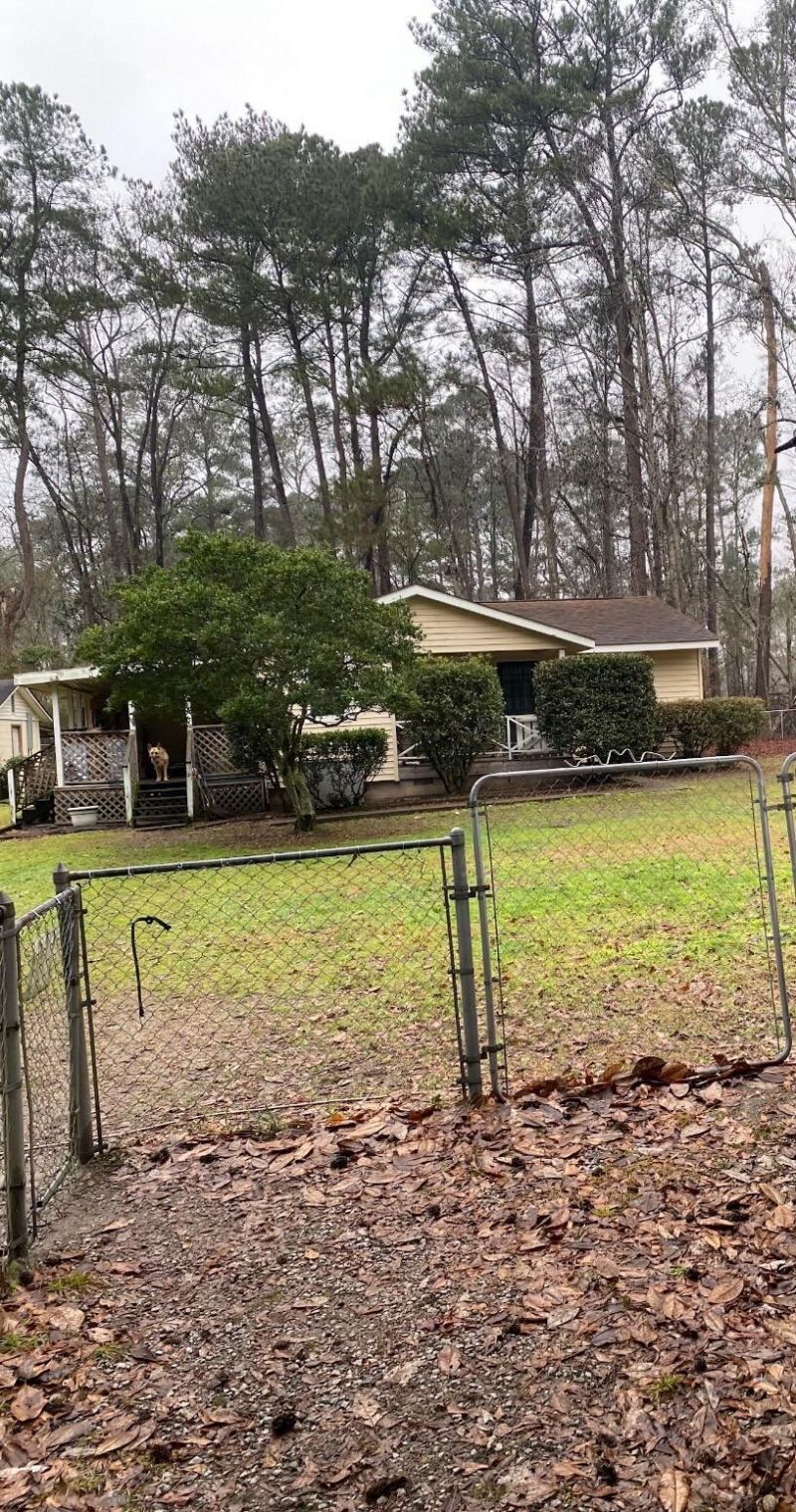 102 Carroll Lane Photo 1