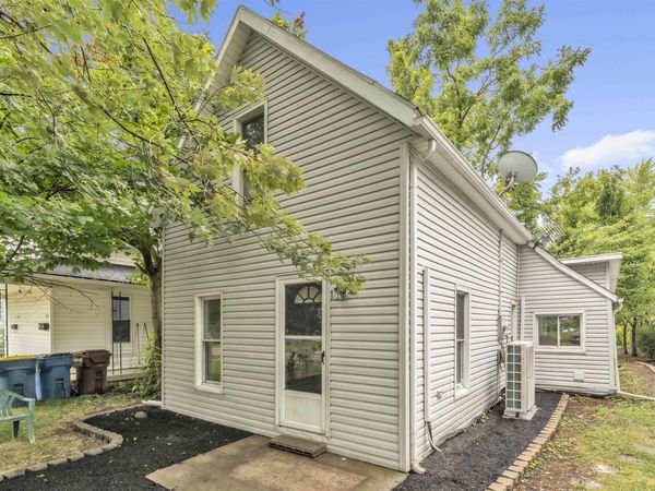 909 W Market Street, Bluffton, IN 46714