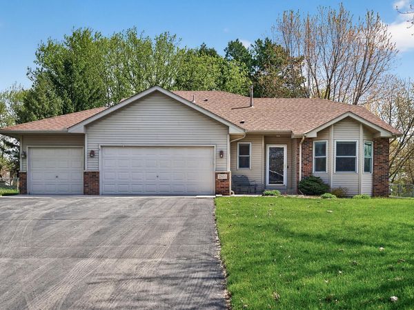 25955 Glen Oak Drive , Wyoming, MN 55092