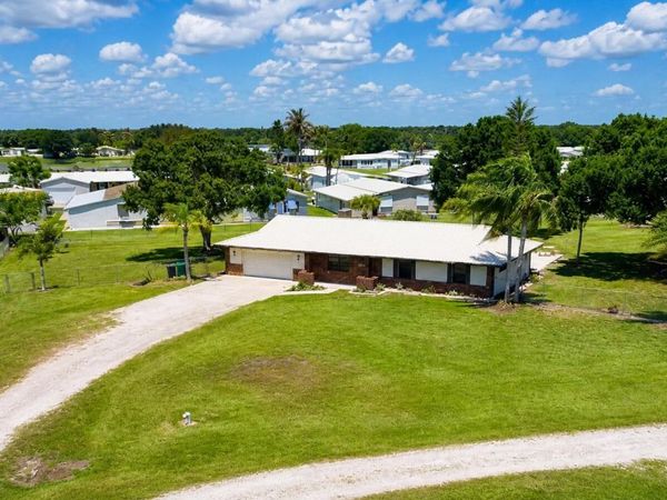 3856 SW 11th Avenue, Okeechobee, FL 34974