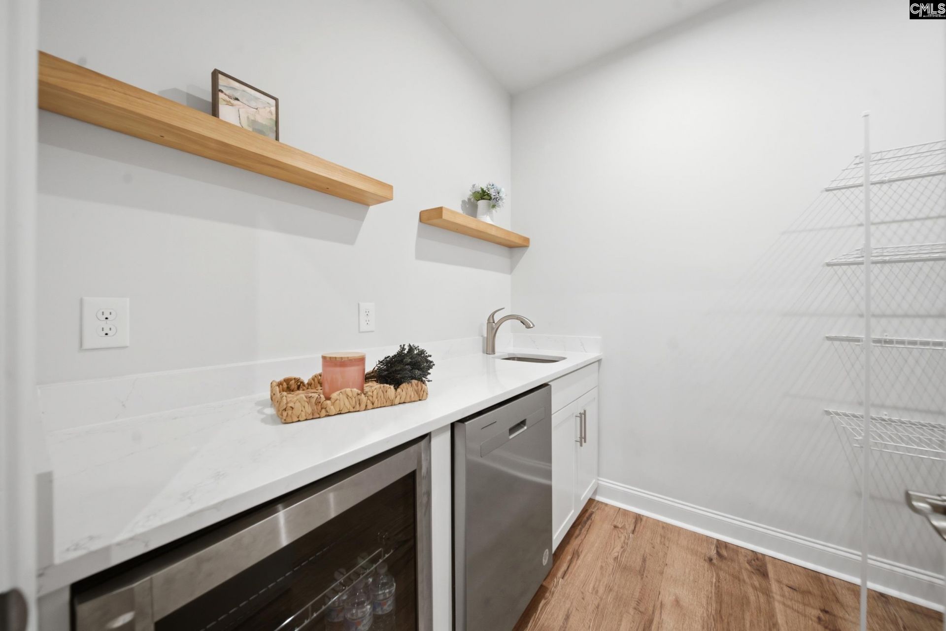 1025 Eagleston Way  Photo 8