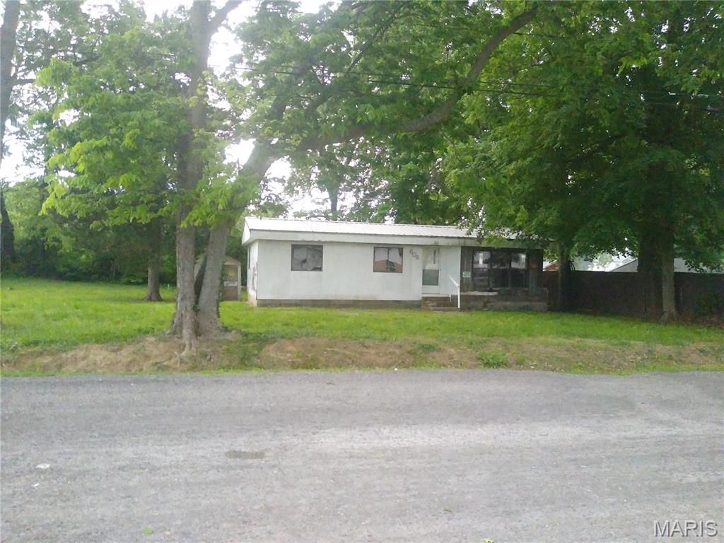 606 E College Street , Sparta, IL 62286 Main Photo