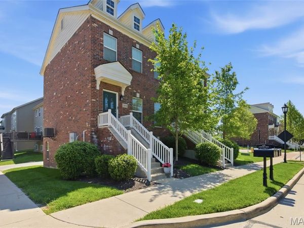 2416 N Larksong Drive, Wildwood, MO 63040