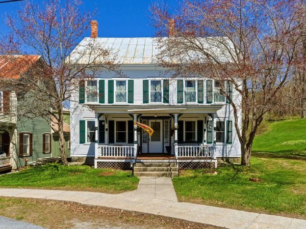 9 North Common, Chelsea, VT 05038