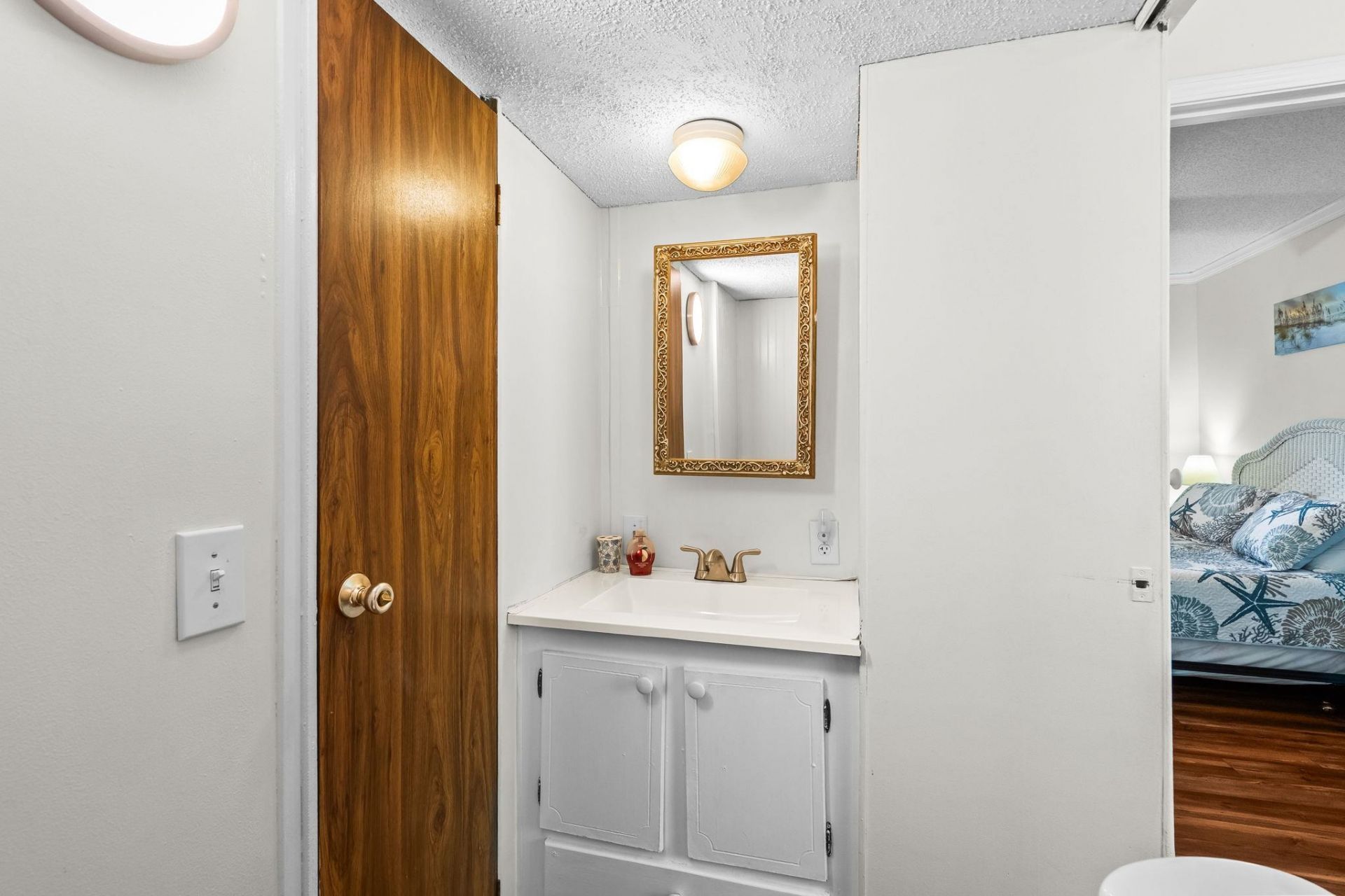 6001 -1541 S Kings Hwy.  Photo 22