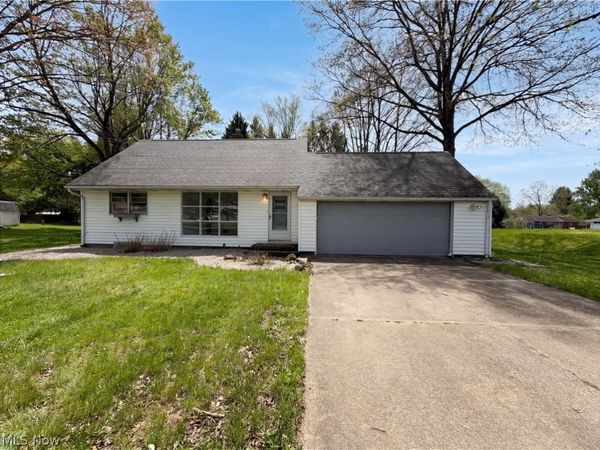1064 Munroe Falls Kent Road, Kent, OH 44240