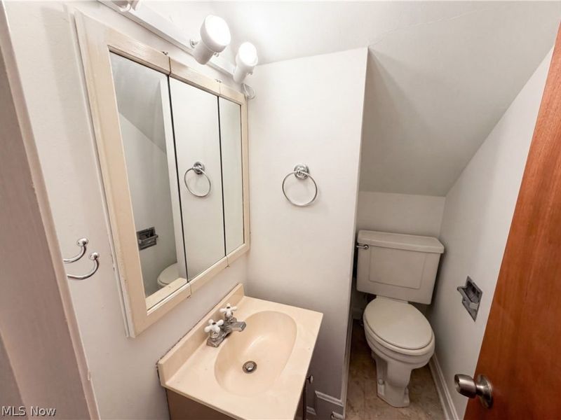 1064 Munroe Falls Kent Road, Kent, OH 44240 Photo 18