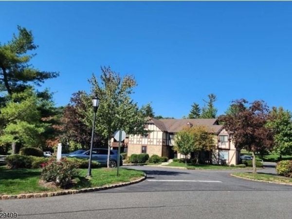 5 Avon Ct, Chatham, NJ 07928