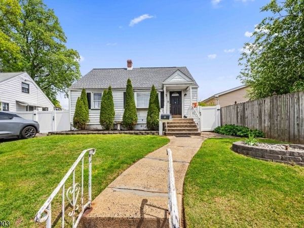 10 Hillcrest Ter, Linden, NJ 07036