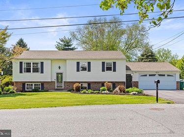 667 LOCUST STREET, HUMMELSTOWN, PA 17036