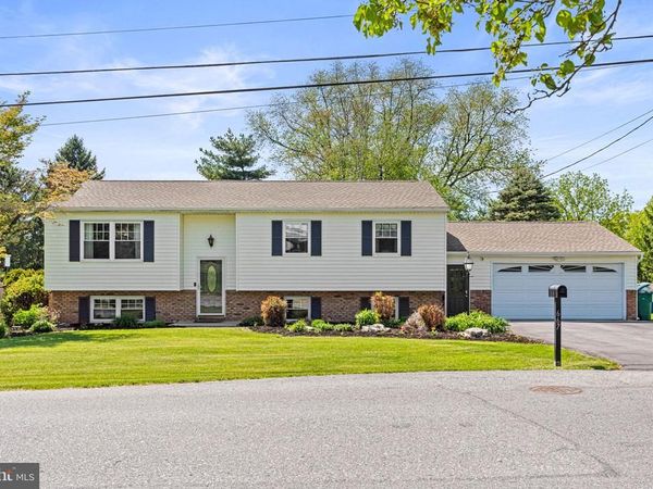 667 LOCUST STREET, HUMMELSTOWN, PA 17036