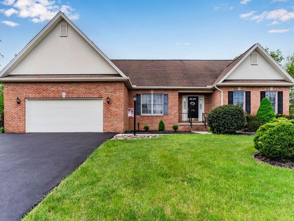 29 STONE RUN DRIVE, MECHANICSBURG, PA 17050