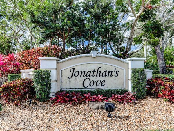 4980 Palmbrooke Circle, West Palm Beach, FL 33417