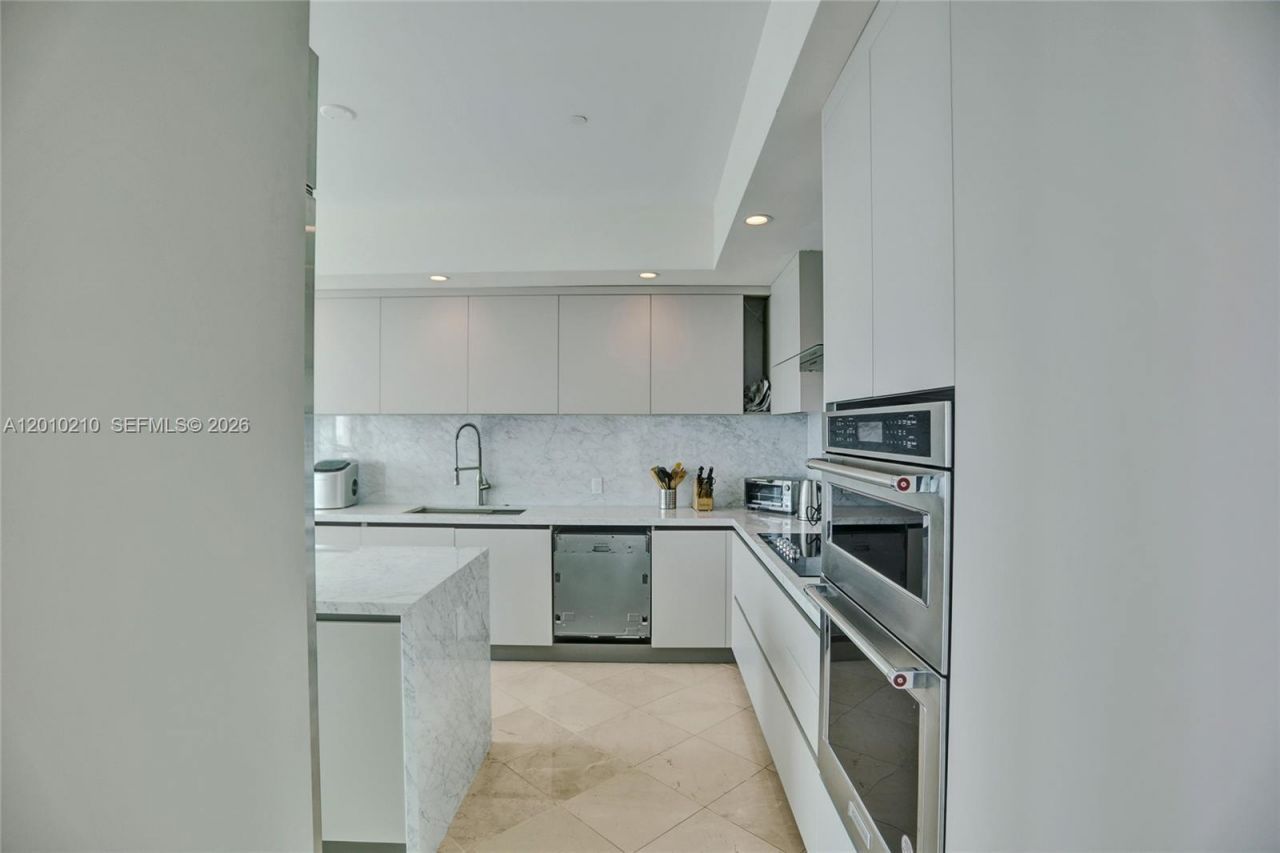 10101 Collins Ave , Unit 4E, Bal Harbour, FL 33154 Photo
